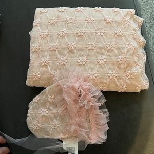 New born Baby wrap and bonnet